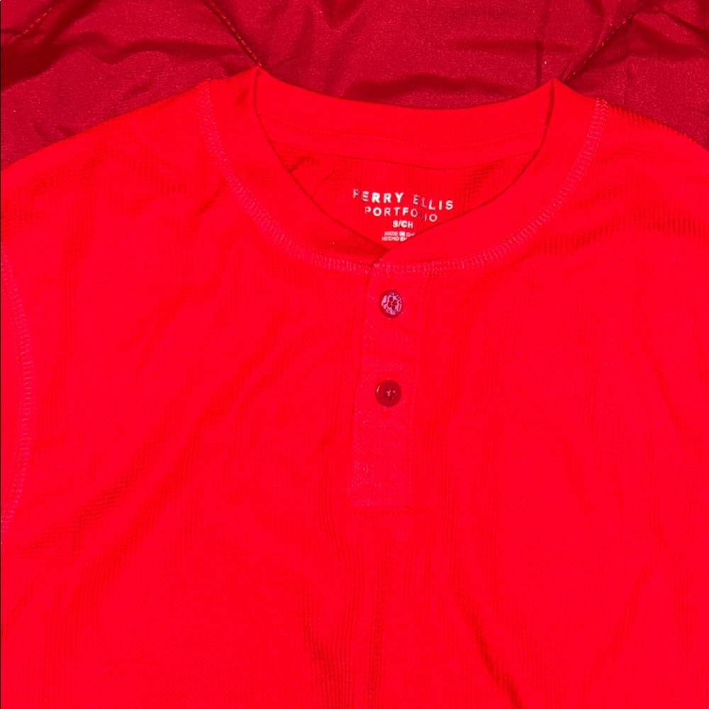 Perry Ellis Men's Red Henley Tee Sz small